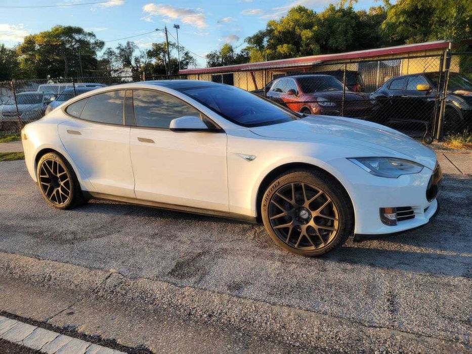 Tesla Model S      2013