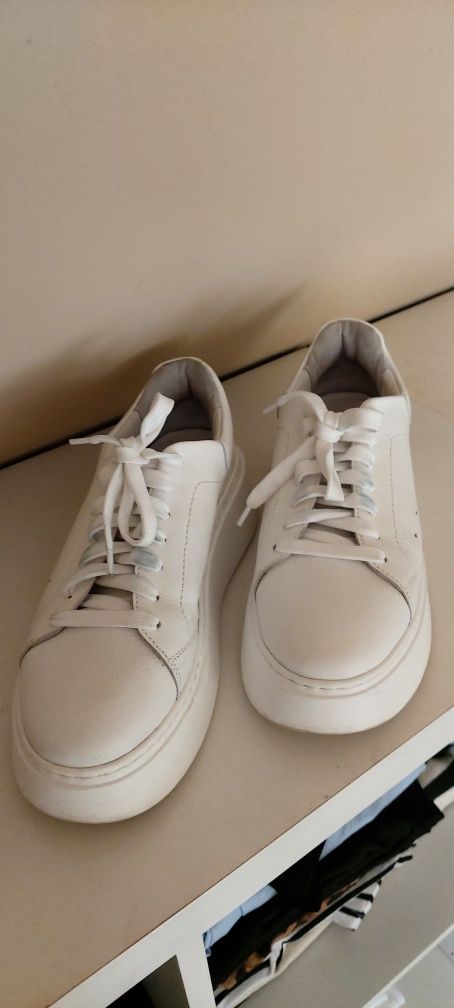 Skórzane sneakersy białe