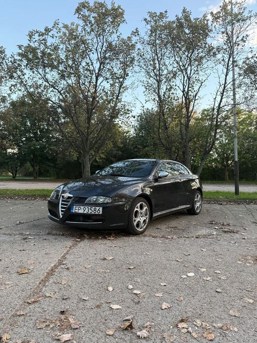 Alfa Romeo GT Alfa Romeo GT 1.9 JTD 190 KM Distinctive z pakietem Black Line