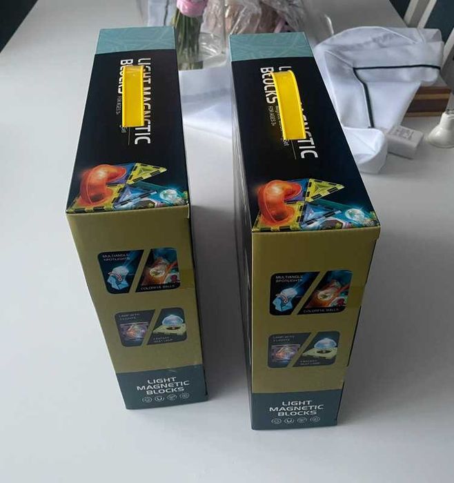 Klocki magnetyczne – 2 zestawy, każdy po 75 elementów