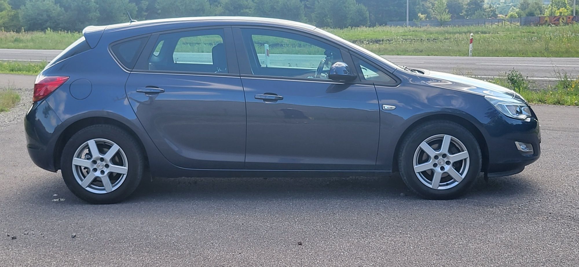 Opel Astra J 1.6 B 115km 2010 R. Super Stan