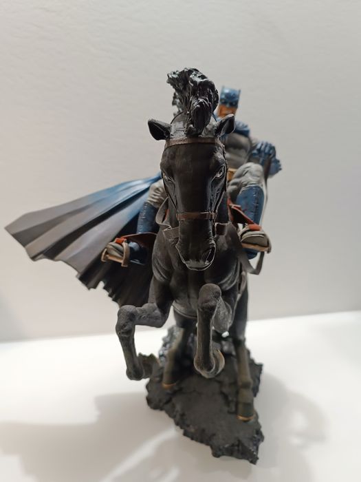 Estátua Batman The Dark Knight Returns