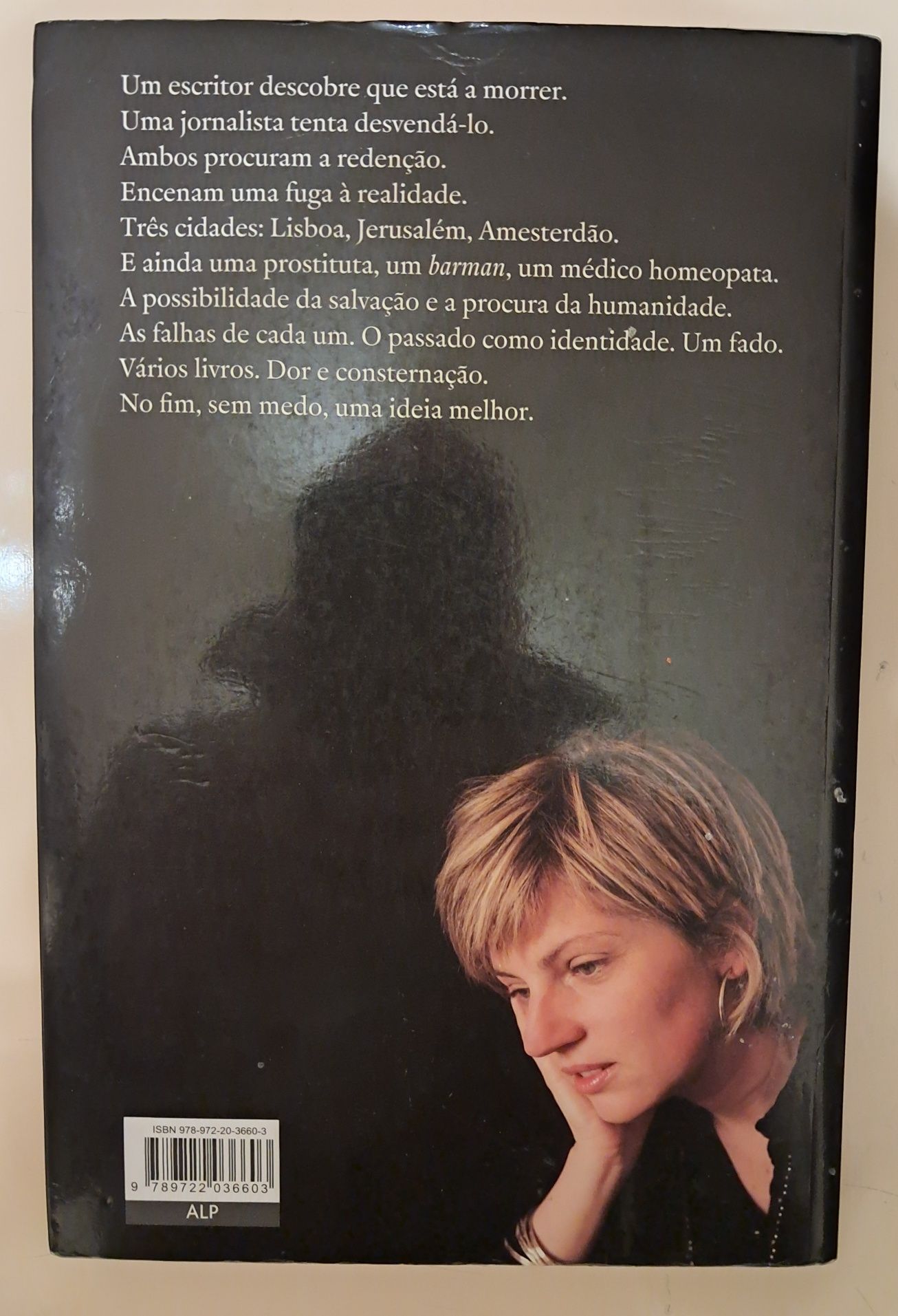 Livro "No silêncio de Deus" romance. PORTES GRÁTIS.