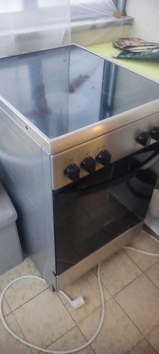 Fogão vitrocerâmica Zanussi ZCV550G1XA de 500 mm