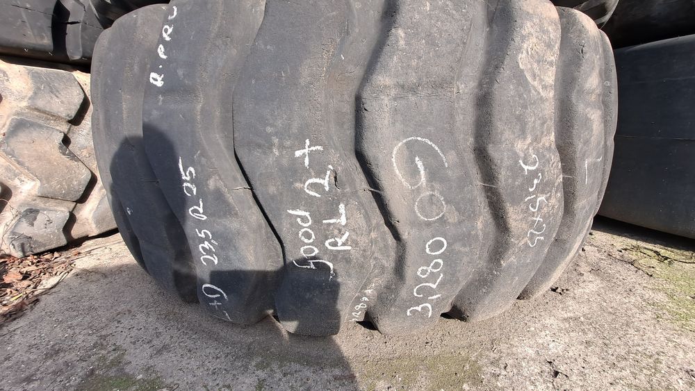 Opona 23.5R25 Goodyear