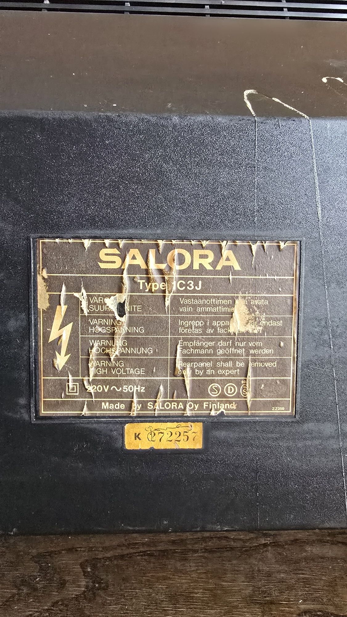 Televisão vintage SALORA – modelo C3J (década de 70/80)