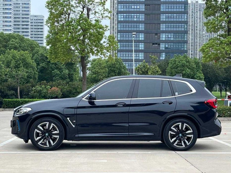Продам BMW IX3 не битий!!