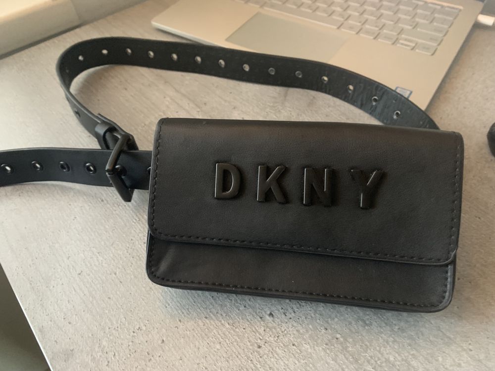 Сумка на пояс бананка DKNY