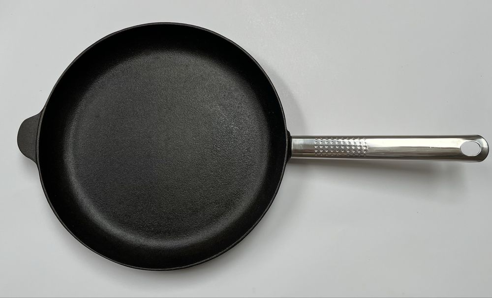 Szwedzka patelnia żeliwna typu Skeppshult r.28