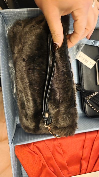 Vendo bolsas e pochetes