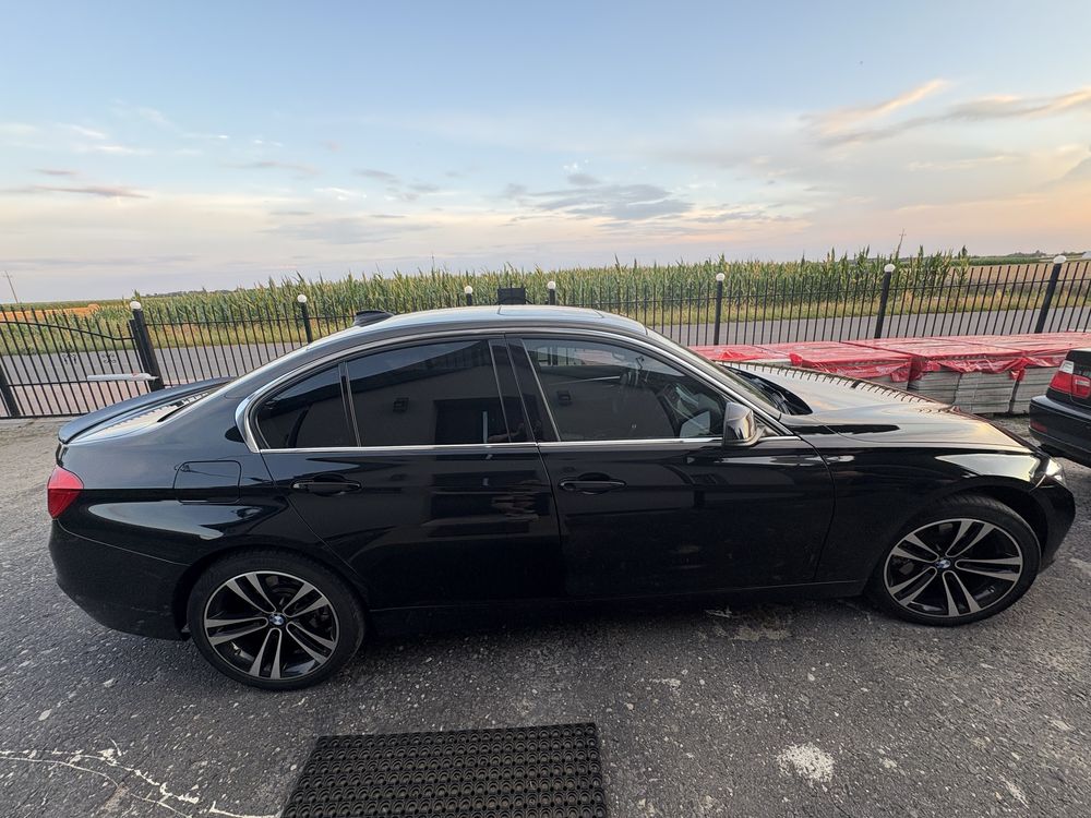 Sprzedam BMW 330i 2017 r.