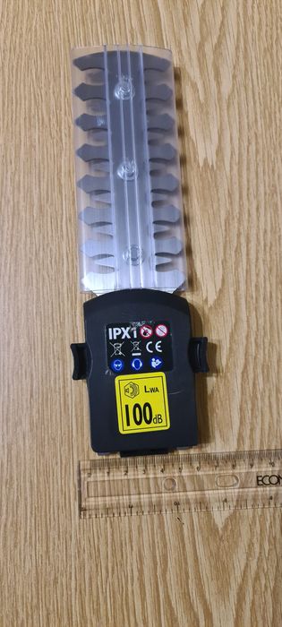 Ніж для ручного кущоріза