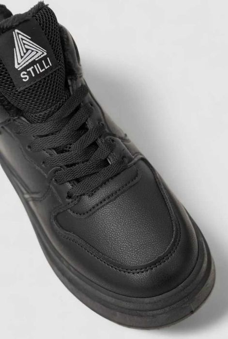 АКЦІЯ! Стильні жіночі кросівки на хутрі — сезон осінь/зима