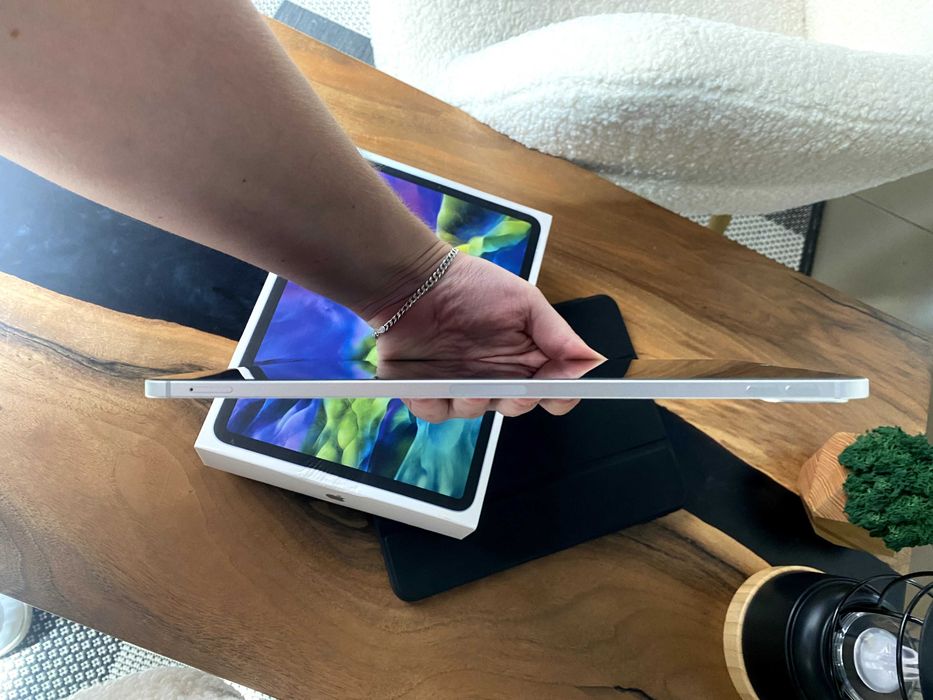 Apple iPad Pro 11 2020 Wi-Fi + Cellular 256GB Silver (MXEX2, MXE52)