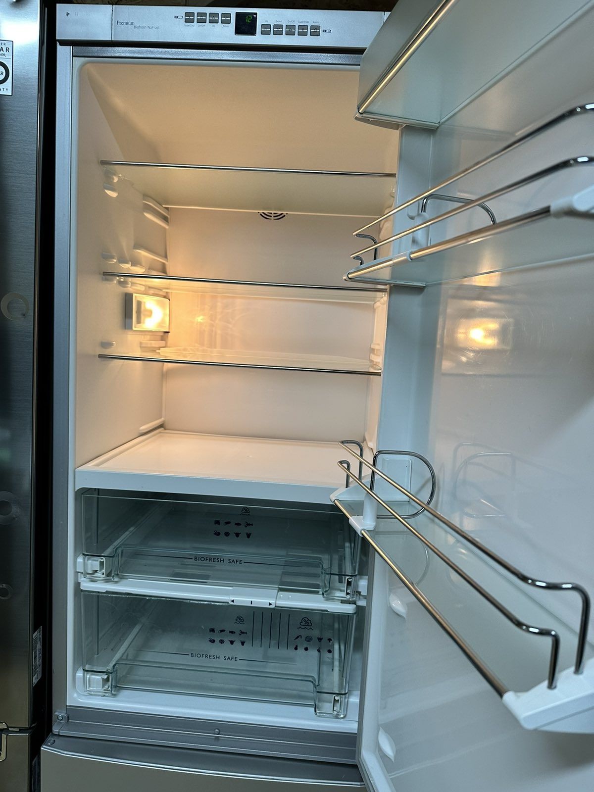 NoFrost Холодильник фірми Liebherr, висотою 195см, з Німеччини
