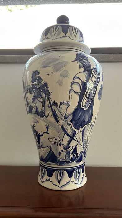 Jarro/Louça de Porcelana