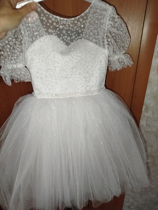 Святкова сукня для дівчинки 4- 6 років ( 104- 113)