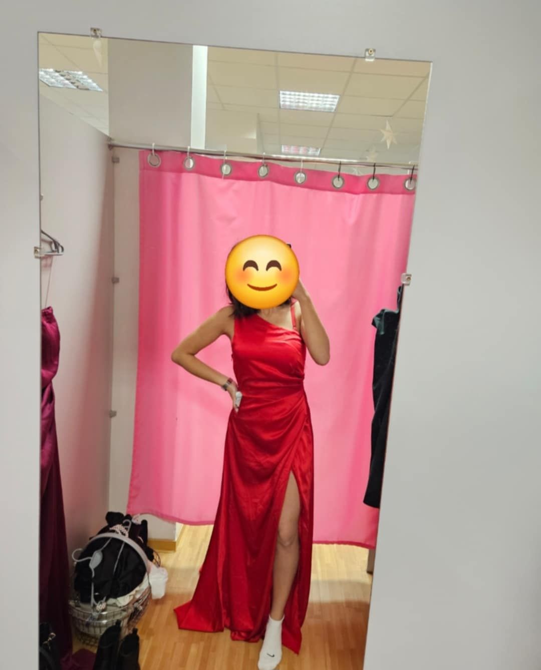 Sukienka czerwona studniówka