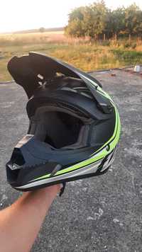 Sprzedam ładny kask flyracing M