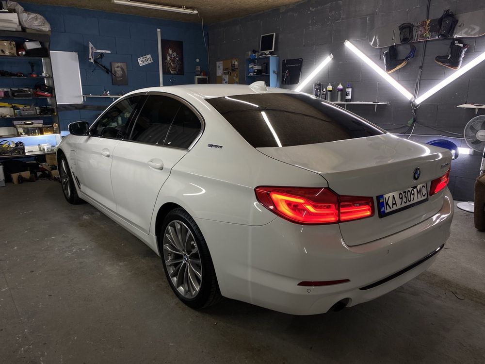 Продам BMW 530E 2018 G30 гибрид