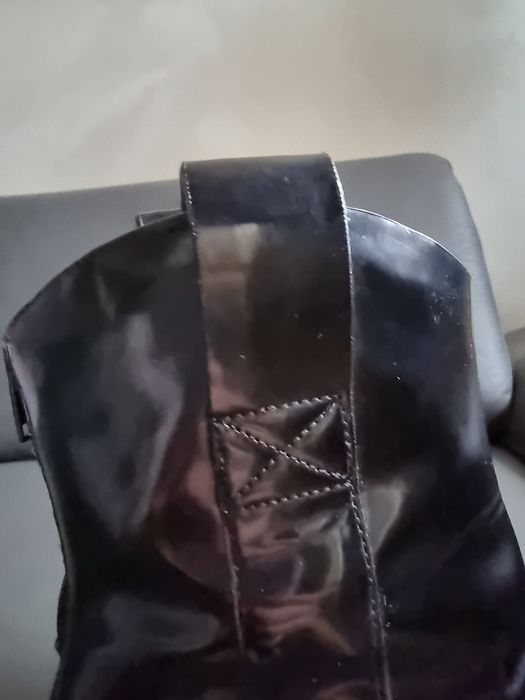 Стильные базовые казаки Stradivarius