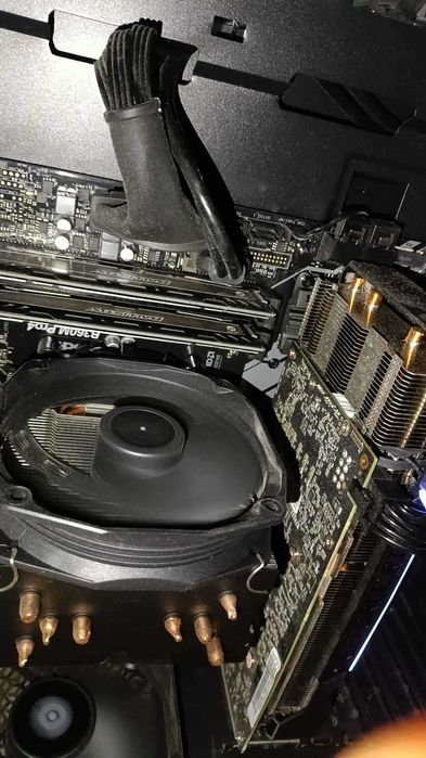 Sprzedam komputer  rtx 2060 i5 9400f 16gb ram
