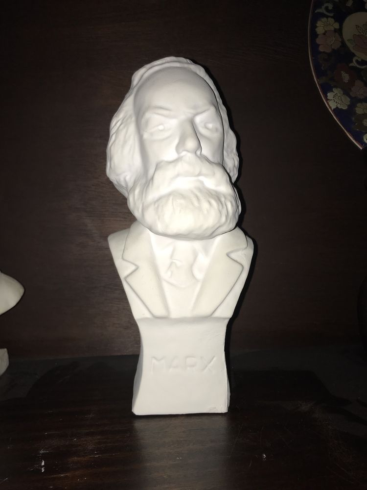 Karl Marx - busto