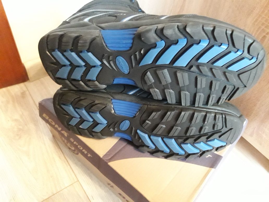 Теплі кросівки Bona / Бона з хутром розмір 44,5
