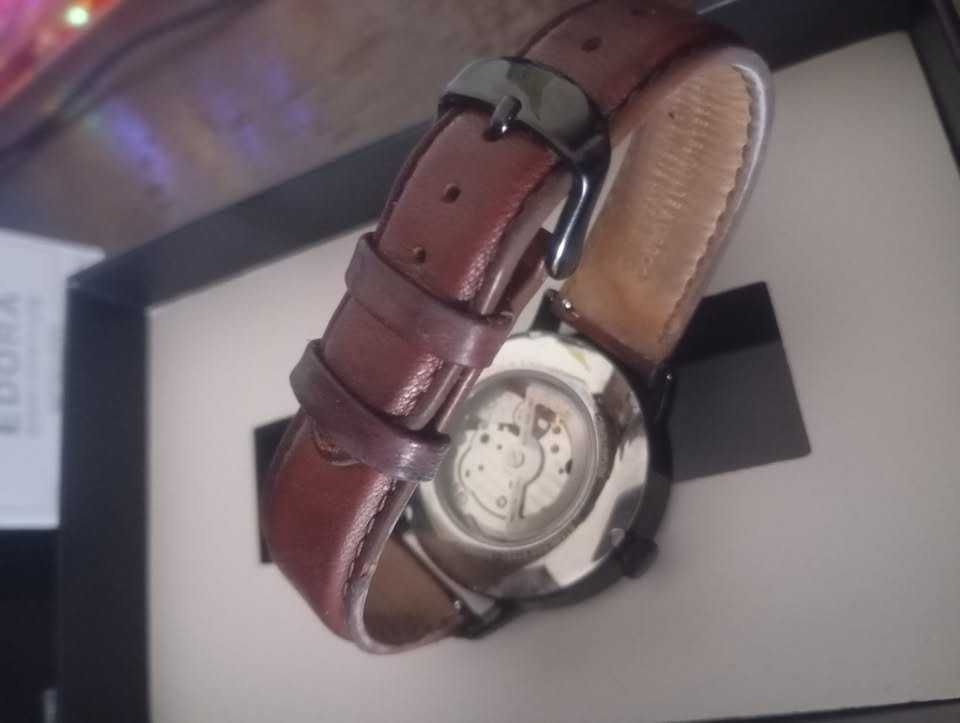 relógio mecânico da marca PIERRE LANIER PARIS.
ARTIGO NOVO.