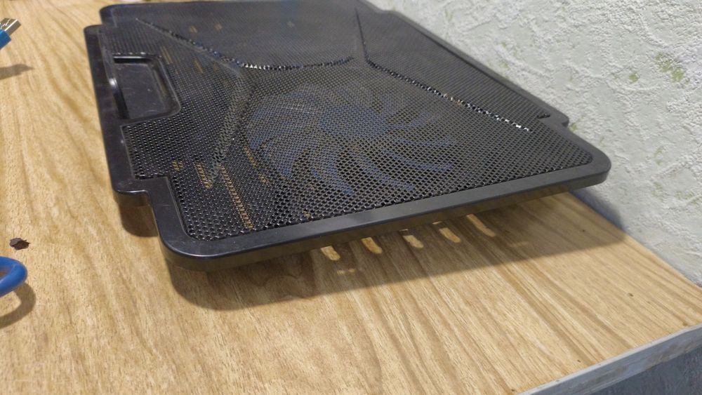 Охлаждающая Подставка для ноутбука