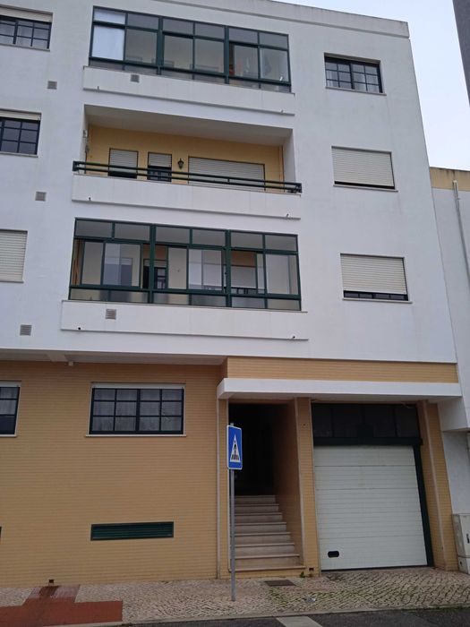 Garagem espetacular para venda em caldas da rainha