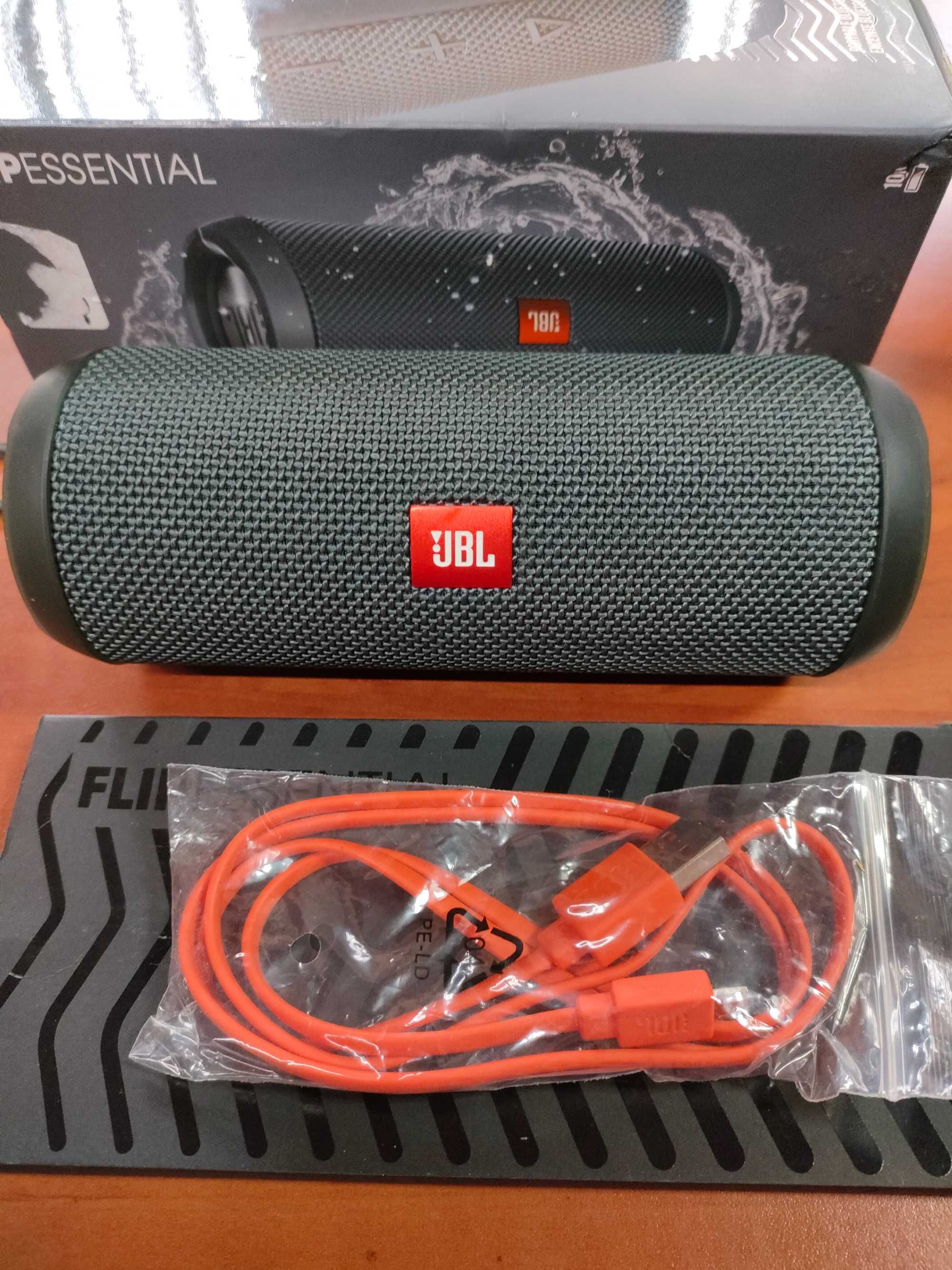 Głośnik przenośny JBL Flip Essential czarny 16 W  96/24/w