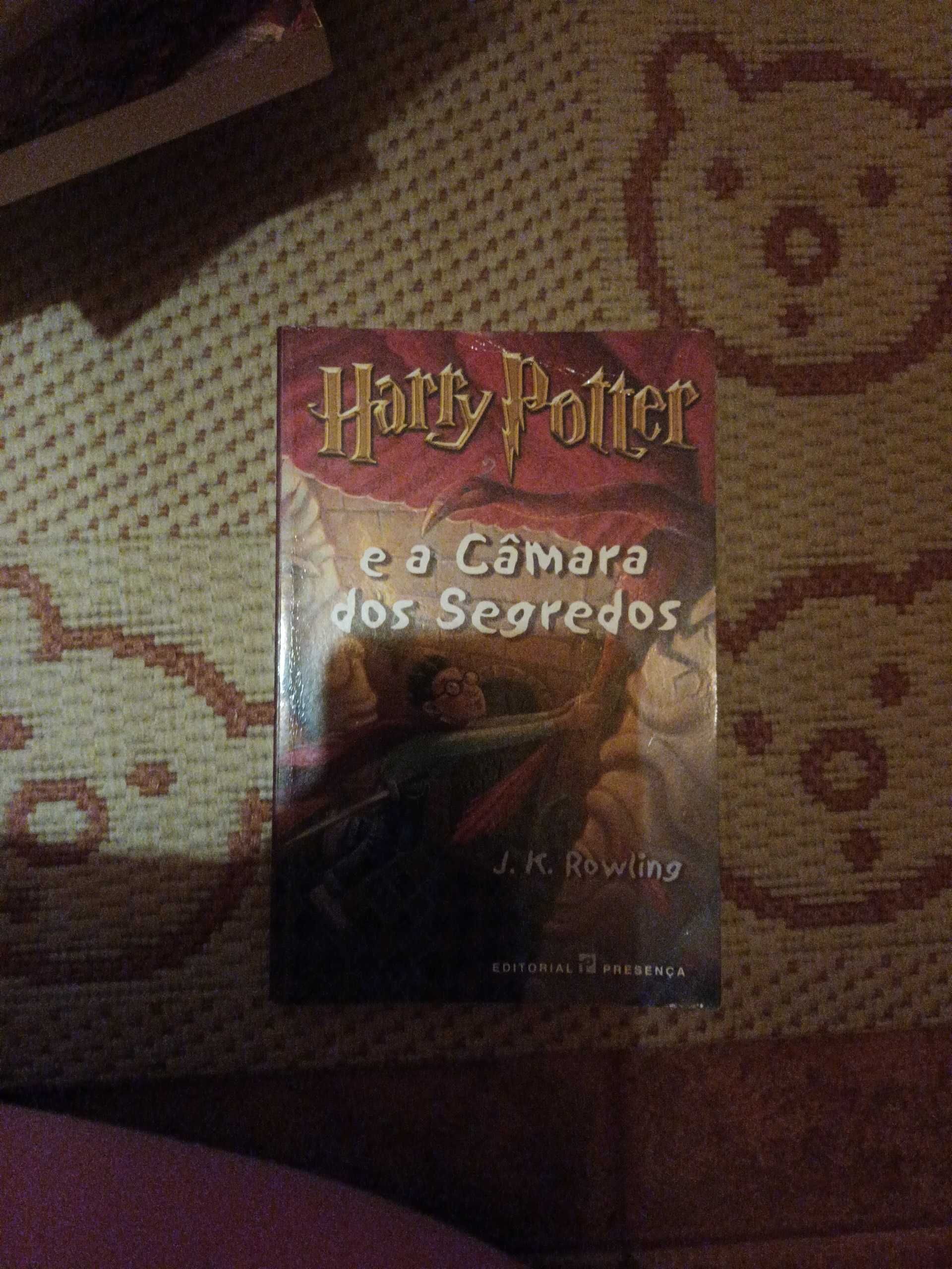 Livros Harry Potter e a Pedra Filosofal e a Câmara dos Segredos