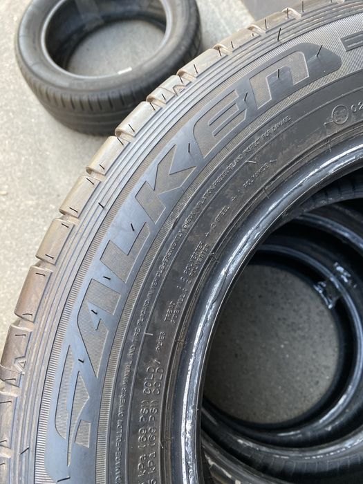 215/65 R16C Falken Linam 22г комплект  шин летних.