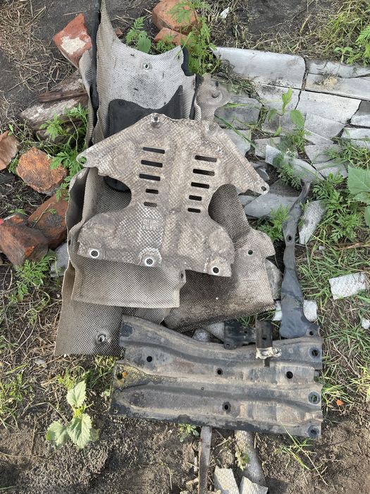 Термо защита / пластик защита Днища Mazda 3 bm