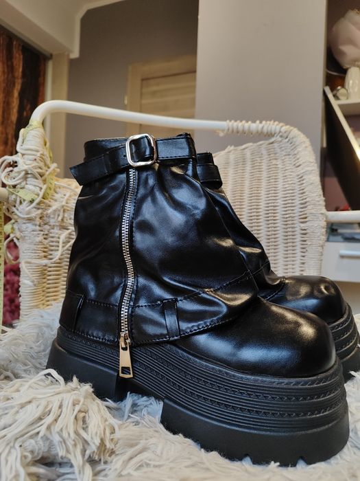 Glany na wysokiej platformie - buty na zimę 37