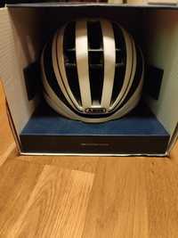 Kask Abus Aventor rozm.L Polar White