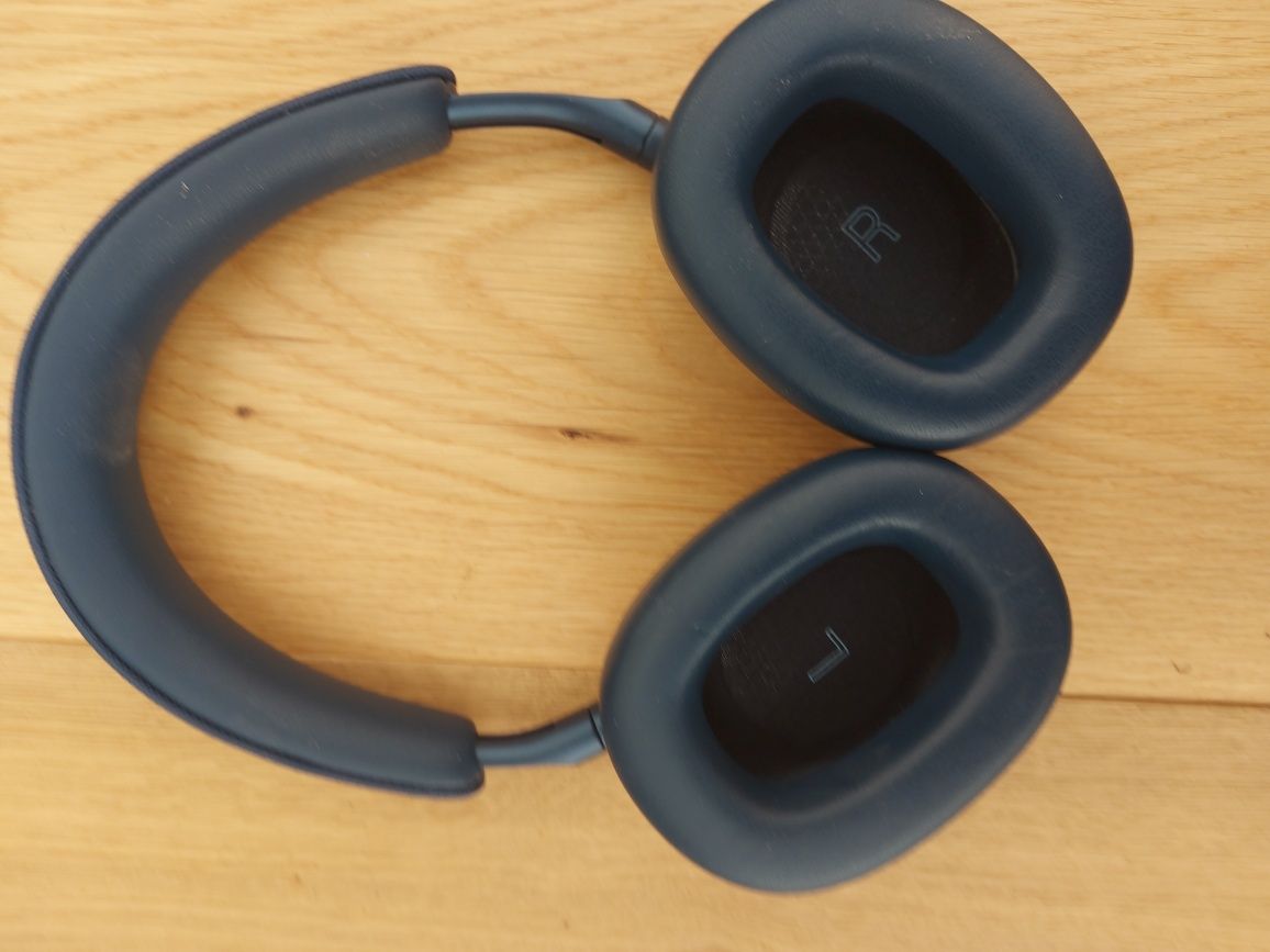 Bowers WIlkins Px7s2e