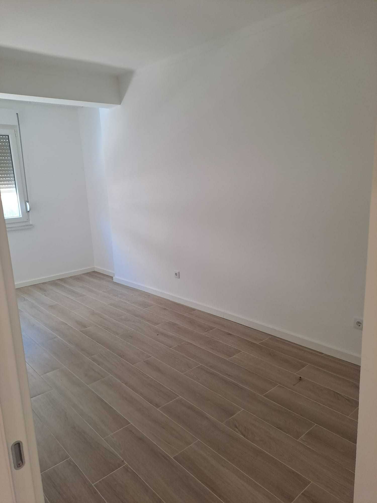 Arrendo T1 Remodelado Barreiro