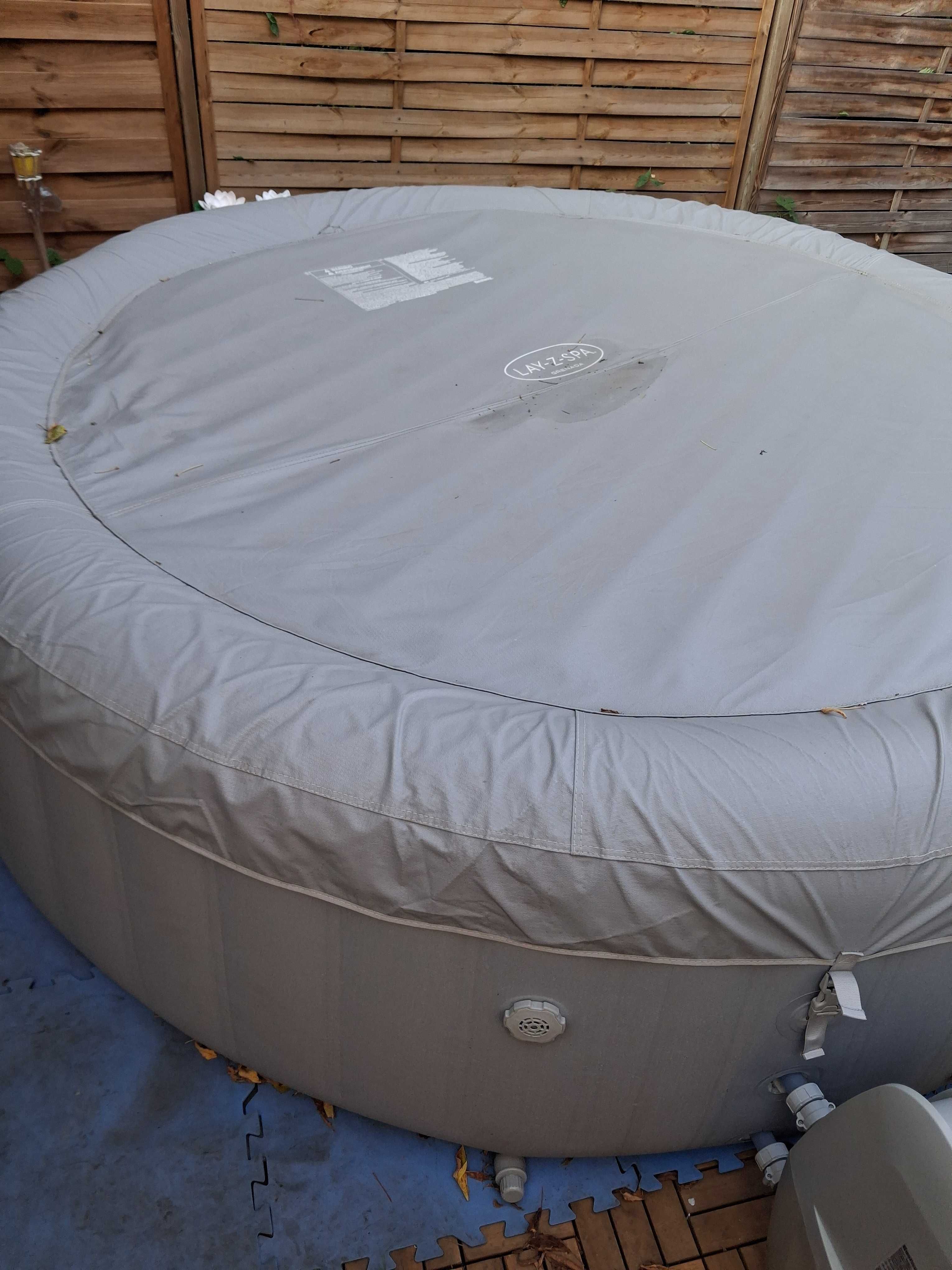 Basen z hydromasażem Bestway Grenada Lay-Z Spa 6 os 236x71 cm Jacuzzie