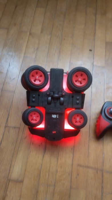 Машинка на радиоуправлении