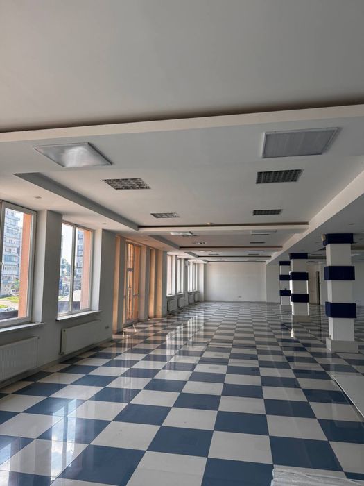 Здається просторе приміщення площею 600м/кв у торговому центрі «Норма»