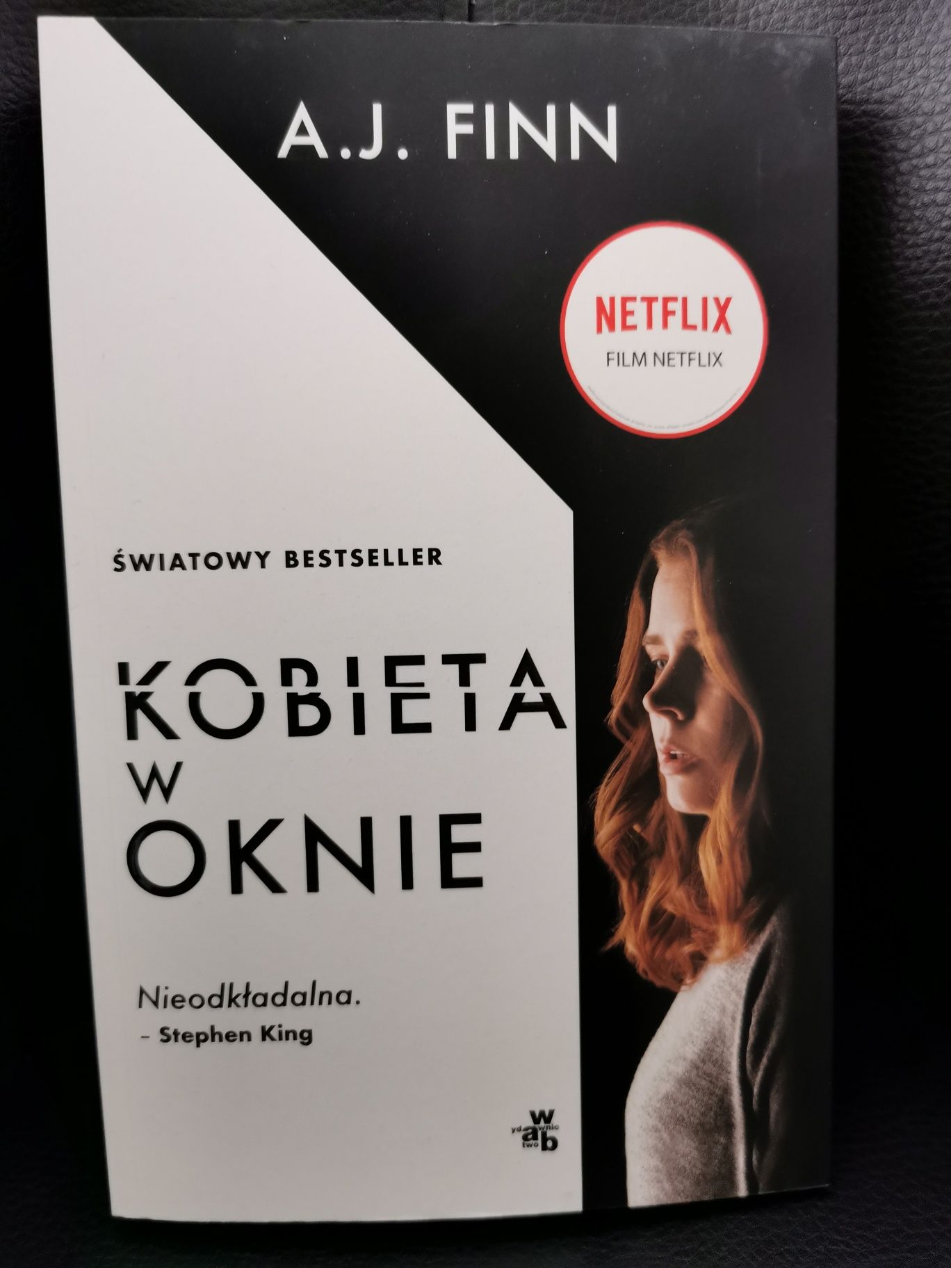 Kobieta w oknie.