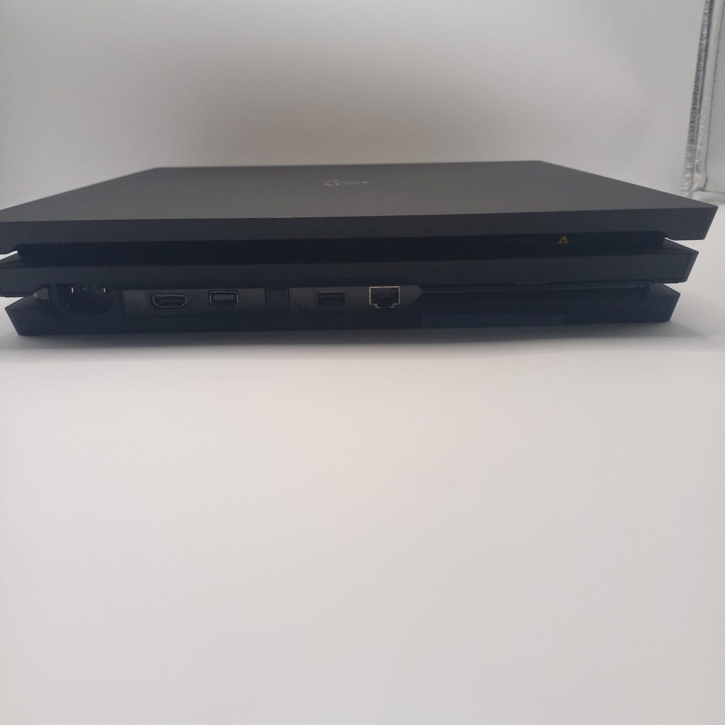 Ps4 com cinco comandos