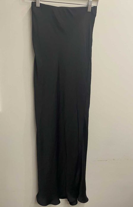 Black: Classic Zara Midi Skirt