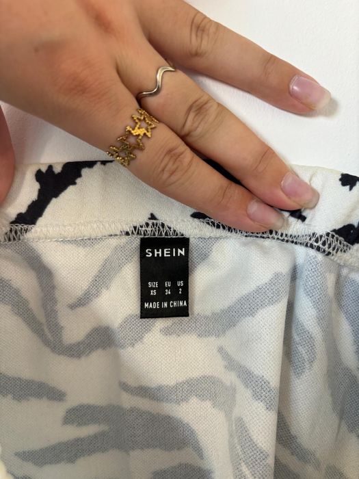 Saia com padrão da Shein