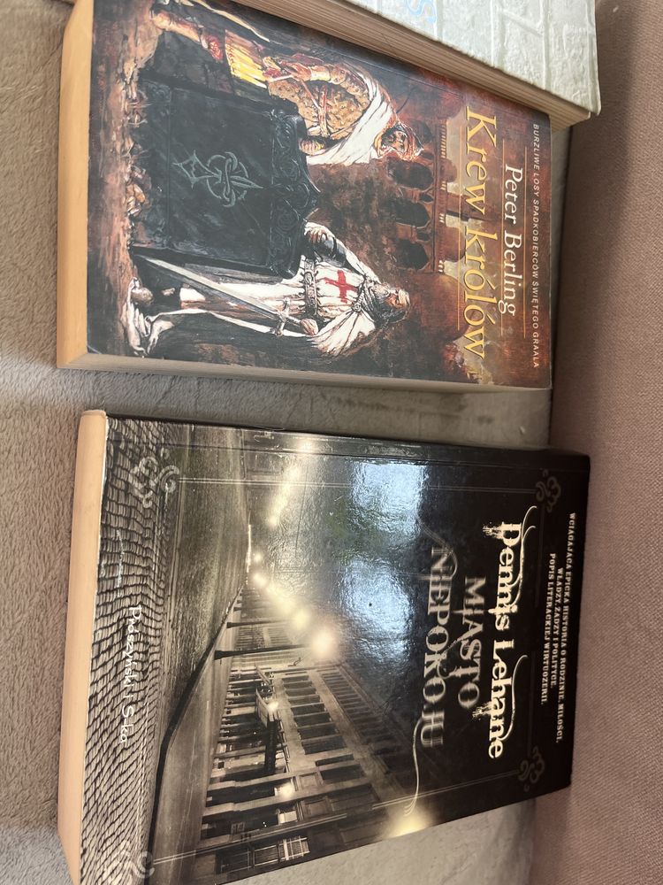 Pięć książek z historią w tle