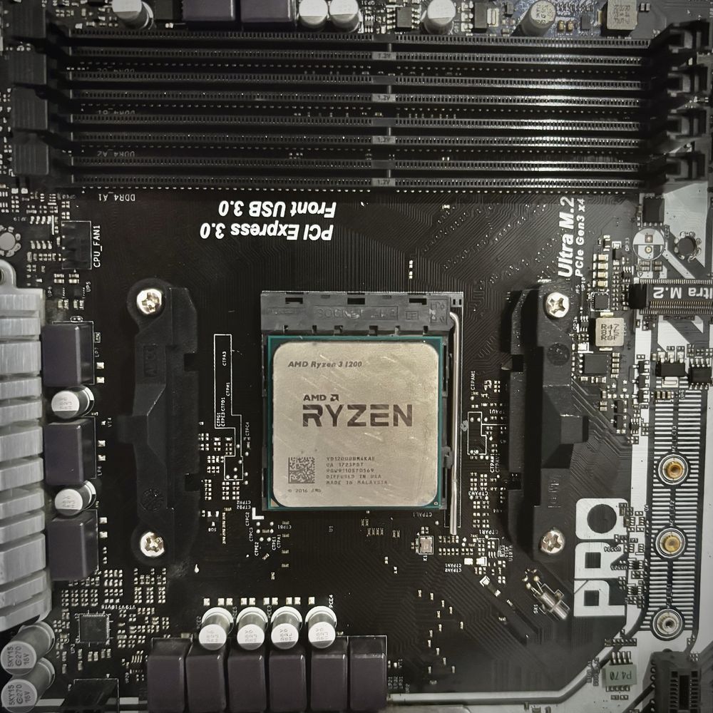 ASRock AB350M PRO4 + Ryzen 3 1200