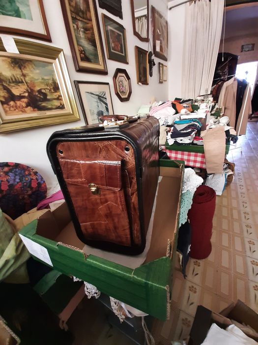 Malote em couro com codigo