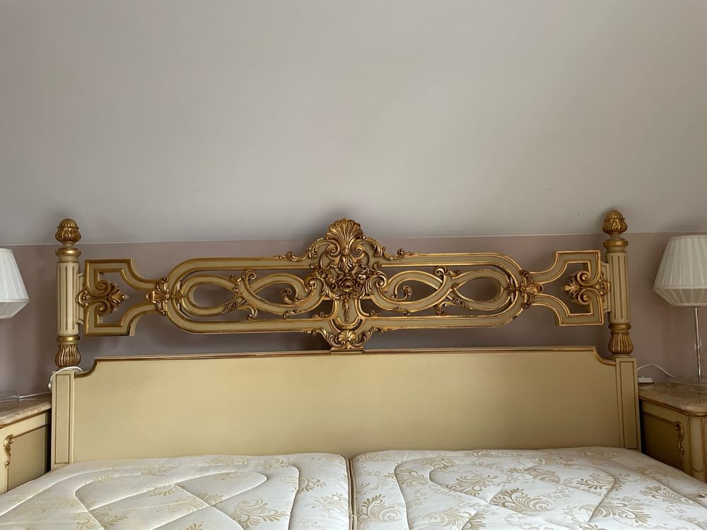 Francuskie stylowe łóżko + 2 szafki z marmurowymi blatami